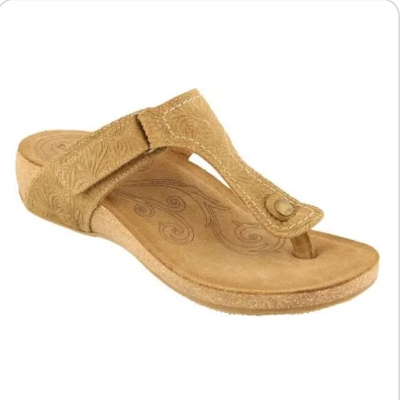 Taos Footwear Brown Sandals - Picture 3 of 8